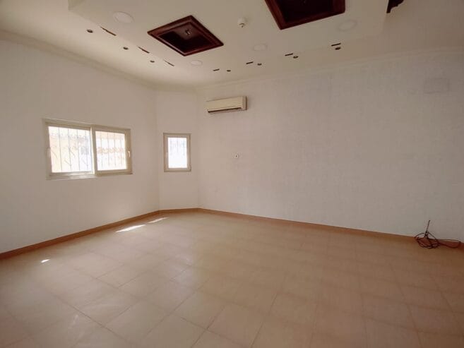 Semi-furnished 4-bedroom villa for rent in Sanad BD.550/-