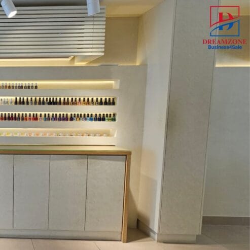 Running Luxury Ladies Salon Business for sale in Janabiyah bahrain