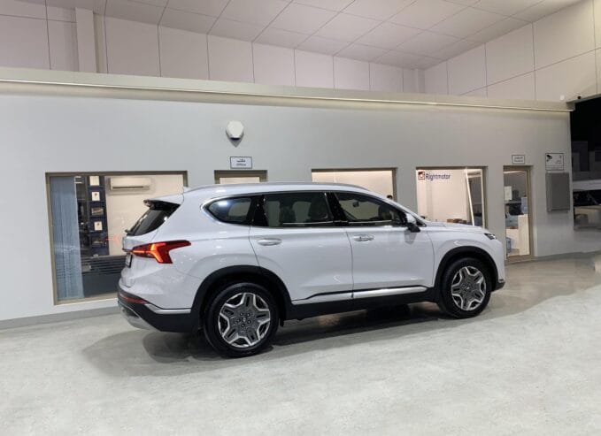 Hyundai Santafe (13,000 Kms)