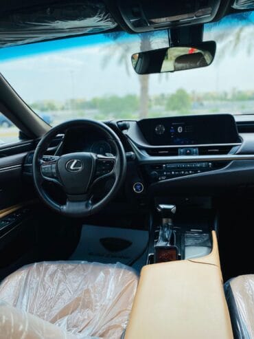 LEXUS ES 300H 2020