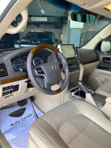 TOYOTA LAND CRUISER GXR V8 2018