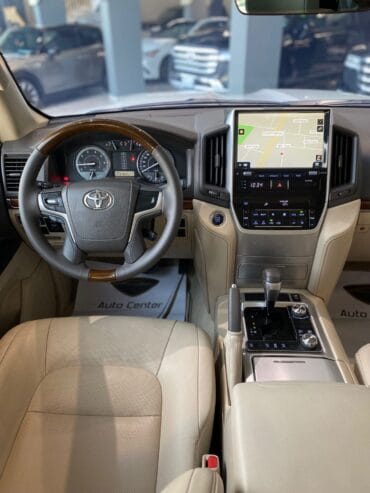 TOYOTA LAND CRUISER GXR V8 2018